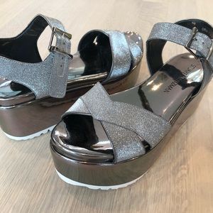 NEW Stuart Weitzman Crossepath pump sandals
